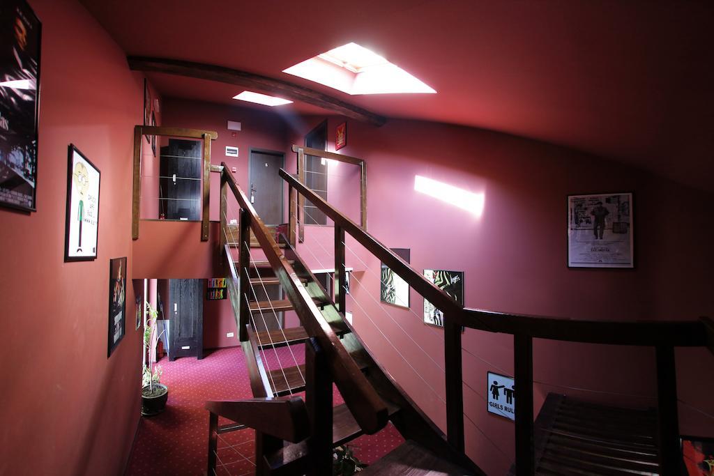 The Ghetto Hotell Buşteni Exteriör bild