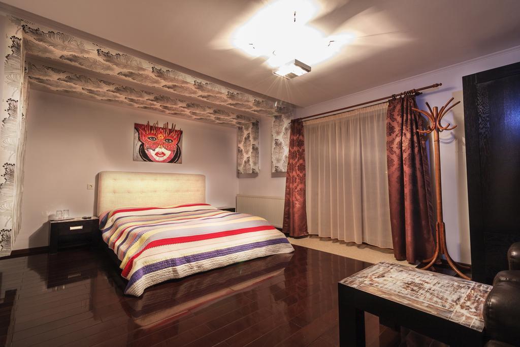 The Ghetto Hotell Buşteni Exteriör bild