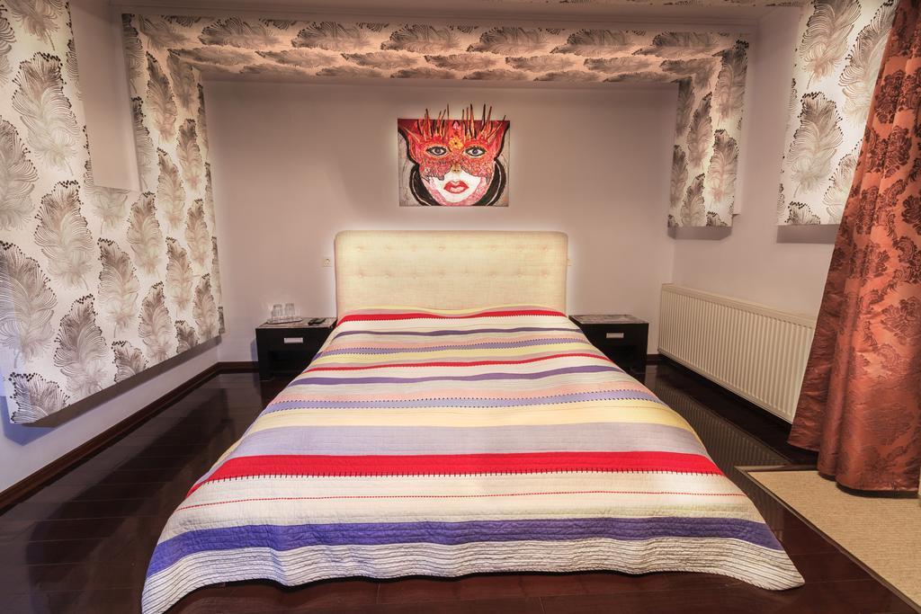 The Ghetto Hotell Buşteni Exteriör bild